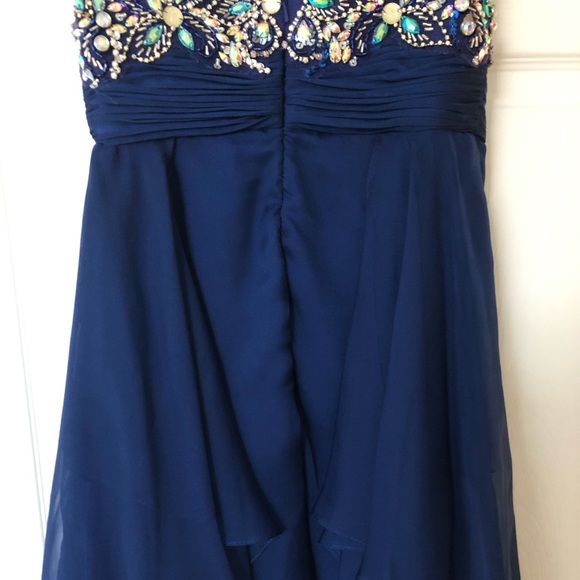 Dress - Picture 6 of 7